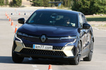 Renault M&eacute;gane E-TECH 100% el&eacute;ctrico EV60 160 kW (220 CV) optimum charge iconic Turismo Azul Rayo Exterior Frontal-Lateral 5 puertas