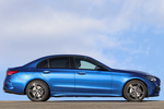 Mercedes-Benz Clase C C 300 e Berlina AMG Line con Paq. Night PHEV Turismo Azul Espectral Metalizado Exterior Lateral 5 puertas