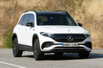 Mercedes-Benz EQB 300 4MATIC 7 plazas AMG Line con Paq. Night Todo terreno Blanco Polar Exterior Lateral-Frontal 5 puertas