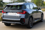 BMW X1 xDrive23i Paquete M Sport Todo terreno BMW Individual Frozen Pure Grey Metalizado Exterior Posterior-Lateral 5 puertas