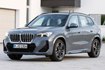 BMW X1 xDrive23i Paquete M Sport Todo terreno BMW Individual Frozen Pure Grey Metalizado Exterior Frontal-Lateral 5 puertas