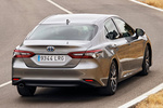 Toyota Camry Electric Hybrid Luxury Turismo Gris Metalizado Exterior Posterior-Lateral 4 puertas