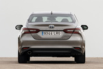Toyota Camry Electric Hybrid Luxury Turismo Gris Metalizado Exterior Posterior 4 puertas