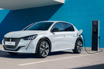 Peugeot 208 e-208 GT (2023) e-208 GT (2023) Turismo Exterior Toma de recarga 5 puertas