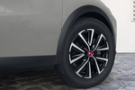 DS 3 PureTech 130 Aut. Performance Line Todo terreno Lacquered Grey Exterior Llanta 5 puertas
