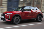 DS 3 E-TENSE Opera Noir Todo terreno Rouge Diva Exterior Frontal-Lateral 5 puertas