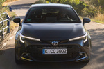 Toyota Corolla 140H Premium Turismo Gris Grafito con Techo Negro Exterior Frontal 4 puertas