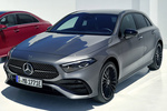 Mercedes-Benz Clase A A 250e AMG Line con Paquete Night 250e Turismo Gris monta&ntilde;a metalizado Exterior Frontal-Lateral 5 puertas