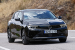 Opel Astra 1.2 Turbo 96 kW (130 CV) Elegance Turismo Karbon Black Exterior Lateral-Frontal 5 puertas