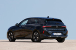 Opel Astra 1.2 Turbo 96 kW (130 CV) Elegance Turismo Karbon Black Exterior Lateral-Posterior 5 puertas