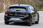 Opel Astra 1.2 Turbo 96 kW (130 CV) Elegance Turismo Karbon Black Exterior Posterior-Lateral 5 puertas