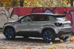 Jeep Avenger BEV 115 kW (156 CV) Customized BEV Todo terreno Granito Exterior Frontal-Lateral 5 puertas