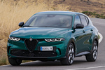 Alfa Romeo Tonale Hybrid 130 TCT Edizione Speciale Todo terreno Verde Tricapa Exterior Frontal-Lateral 5 puertas