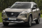 Nissan X-Trail 1.5 e-Power 157 kW (213 CV) e-4orce 7 plazas Tekna+ 7 plazas Todo terreno Champagne Silver Exterior Frontal-Lateral 5 puertas