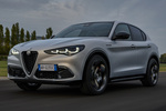 Alfa Romeo Stelvio Competizione Competizione Todo terreno Gris Matte Exterior Frontal-Lateral 5 puertas