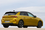 Opel Astra PHEV 1.6 Turbo 132 kW (180 CV) AT8 Ultimate PHEV Turismo Kult Yellow Exterior Posterior-Lateral 5 puertas