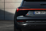 Audi Q8 SQ8 e-tron quattro SQ8 e-tron Todo terreno Negro Mitos Metalizado Exterior Pilotos 5 puertas