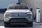 Volvo EX90 Gama EX90 Ultra Todo terreno Silver Dawn Exterior Toma de recarga 5 puertas