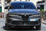 Alfa Romeo Tonale Plug-In Hybrid Q4 Edici&oacute;n Especial Plug-in Hybrid Todo terreno Gris Vesuvio Exterior Frontal 5 puertas