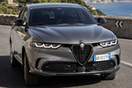 Alfa Romeo Tonale Plug-In Hybrid Q4 Edici&oacute;n Especial Plug-in Hybrid Todo terreno Gris Vesuvio Exterior Lateral-Frontal 5 puertas