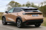 Nissan Ariya 63 kWh 4x2 Evolve Todo terreno Akatsuki Copper con Techo Ninja Black Exterior Lateral-Posterior 5 puertas