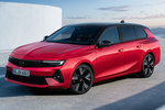Opel Astra Electric 115 kW (156 CV) 54 kWh Sports Tourer GS Electric Sports Tourer Turismo familiar Kardio Red Exterior Frontal-Lateral 5 puertas