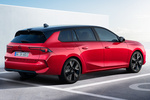 Opel Astra Electric 115 kW (156 CV) 54 kWh Sports Tourer GS Electric Sports Tourer Turismo familiar Kardio Red Exterior Posterior-Lateral 5 puertas