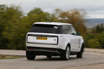 Land Rover Range Rover P440e SWB PHEV HSE SWB PHEV Todo terreno Fuji White Exterior Posterior-Lateral 5 puertas