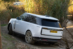 Land Rover Range Rover P440e SWB PHEV HSE SWB PHEV (sesi&oacute;n off-road) Todo terreno Fuji White Exterior Lateral-Posterior 5 puertas