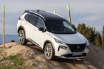 Nissan X-Trail 1.5 e-Power 157 kW (213 CV) e-4orce Tekna Todo terreno Lunar White con Galaxy Black Exterior Cenital-Lateral-Frontal 5 puertas