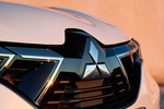 Mitsubishi ASX 160 PHEV Kaiteki+ PHEV Todo terreno Blanco Crystal con Techo Negro Exterior Frontal 5 puertas