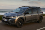 Dacia Jogger Hybrid 140 7 plazas Extreme Hybrid 7 plazas Turismo familiar Gris Schiste Exterior Frontal-Lateral 5 puertas