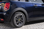 MINI MINI 3p Cooper SE Convertible 3p Cooper SE Convertible Descapotable Enigmatic Black Metallic Exterior Llanta 3 puertas