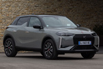 DS 3 PureTech 130 Aut. Performance Line Todo terreno Lacquered Grey Exterior Lateral-Frontal 5 puertas