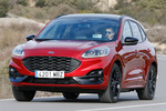 Ford Kuga 2.5 Duratec PHEV PHEV ST Line X con Black Package Todo terreno Rojo Lucid Exterior Frontal-Lateral 5 puertas