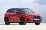 Ford Kuga 2.5 Duratec PHEV PHEV ST Line X con Black Package Todo terreno Rojo Lucid Exterior Lateral-Frontal 5 puertas
