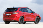 Ford Kuga 2.5 Duratec PHEV PHEV ST Line X con Black Package Todo terreno Rojo Lucid Exterior Posterior-Lateral 5 puertas