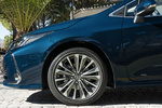 Toyota Corolla Sedan 140H Sedan Style Plus Turismo Azul Mediterr&aacute;neo Exterior Llanta 4 puertas
