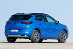 Opel Grandland 1.2 Gasolina 96 kW (130 CV) Aut. Ultimate Todo terreno Kobalt Blue Exterior Posterior-Lateral 5 puertas