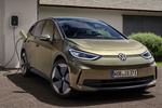 Volkswagen ID.3 150 KW (204 CV) 58 kWh Pro Turismo Dark Olivine Green Exterior Toma de recarga 5 puertas