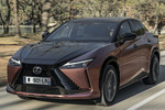 Lexus RZ 450e Luxury Todo terreno Bitono Sonic Copper Exterior Frontal-Lateral 5 puertas