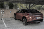 Lexus RZ 450e Luxury Todo terreno Bitono Sonic Copper Exterior Toma de recarga 5 puertas