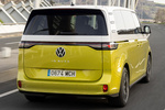 Volkswagen ID. Buzz Batalla Corta 150 kW (204 CV) 77 kWh 5 asientos 1st Edition Veh&iacute;culo comercial Amarillo lima | Blanco Candy Exterior Posterior-Lateral 5 puertas