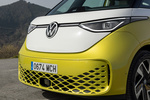 Volkswagen ID. Buzz Batalla Corta 150 kW (204 CV) 77 kWh 5 asientos 1st Edition Veh&iacute;culo comercial Amarillo lima | Blanco Candy Exterior Frontal 5 puertas