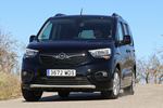 Opel Combo 100 kW (136 CV) 50 kWh Life Elegance Plus Veh&iacute;culo comercial Karbon Black Exterior Frontal-Lateral 5 puertas