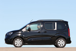 Opel Combo 100 kW (136 CV) 50 kWh Life Elegance Plus Veh&iacute;culo comercial Karbon Black Exterior Lateral 5 puertas