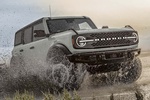 Ford Bronco 2.7 EcoBoost V6 335cv Auto 4x4 inteligente Badlands Todo terreno Gris Cactus Exterior Lateral-Frontal 5 puertas