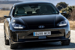 Hyundai IONIQ 6 239 kW (325 CV) 77 kWh AWD Energy Turismo Abyss Black Exterior Lateral-Frontal 4 puertas