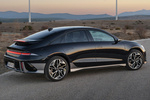 Hyundai IONIQ 6 239 kW (325 CV) 77 kWh AWD Energy Turismo Abyss Black Exterior Posterior-Lateral 4 puertas