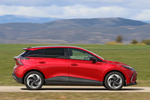 MG MG4 Electric 64 kWh Luxury Turismo Rojo Diamante Exterior Lateral 5 puertas